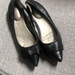 Me too pointed flats